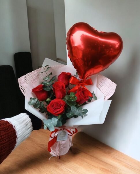 Petit Enamore com  Balão Coração