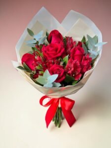 Buquê Cinco Rosas vermelhas